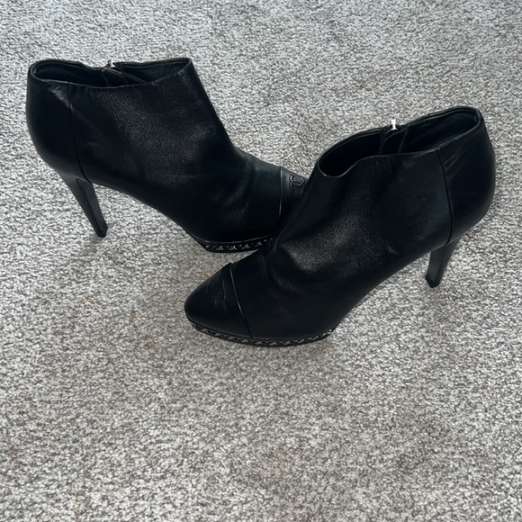 Lambskin CC Platform Cap Toe Chain Ankle Boots 40 Black - Picture 4 of 7